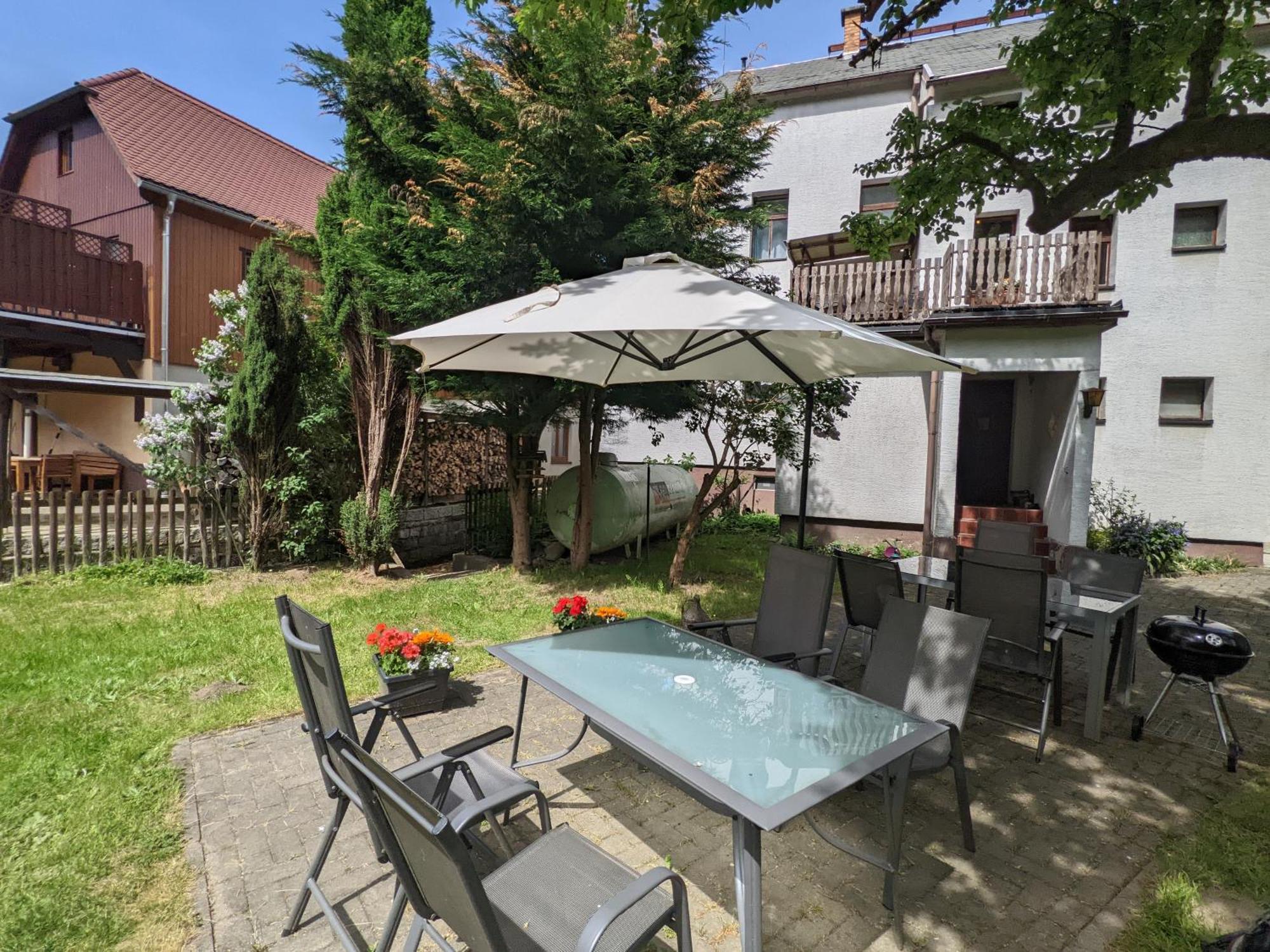 H2 - Urlaubsmagie - Garten, Pool, Terrasse, Grill Sebnitz Luaran gambar