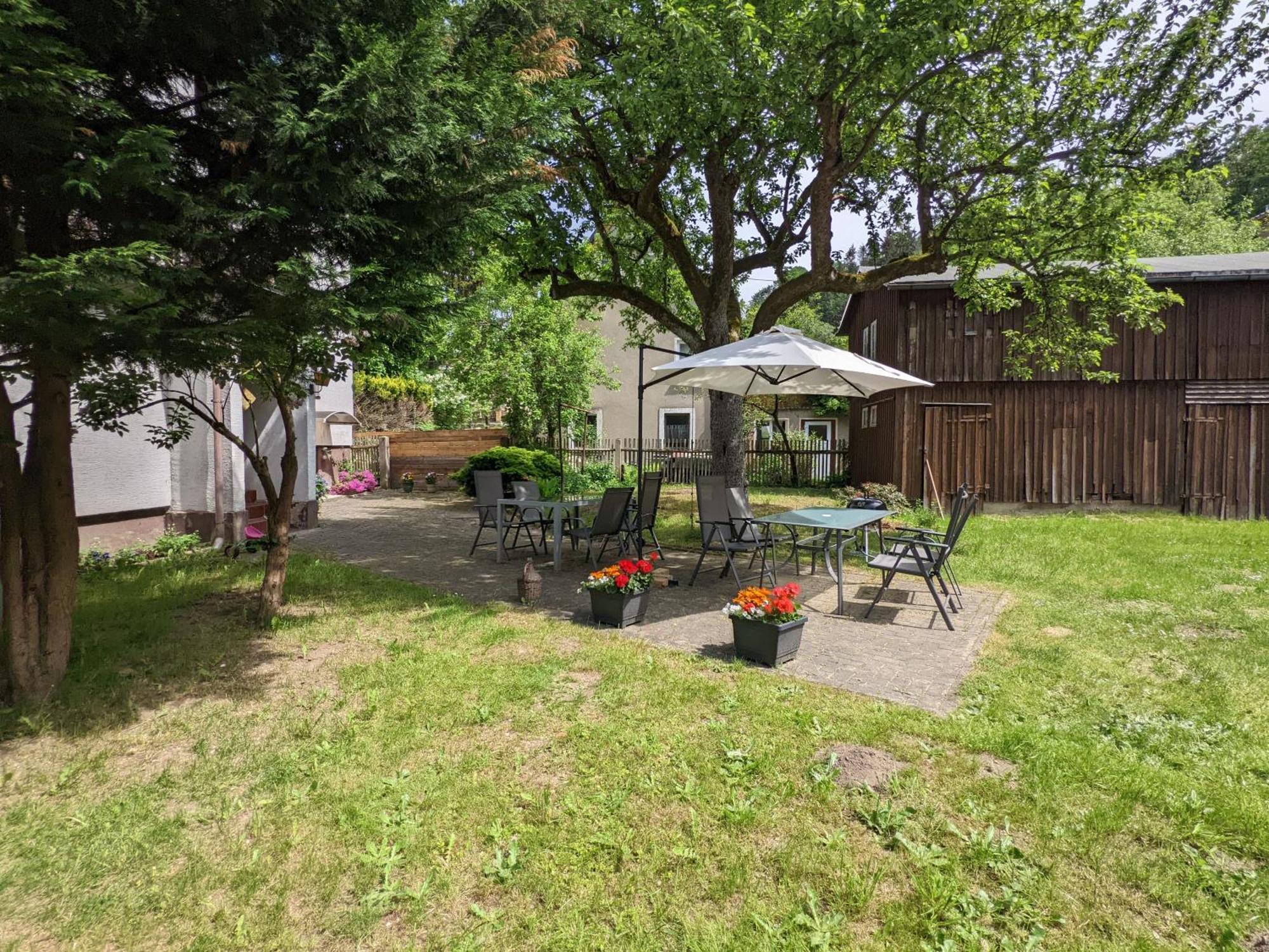 H2 - Urlaubsmagie - Garten, Pool, Terrasse, Grill Sebnitz Luaran gambar