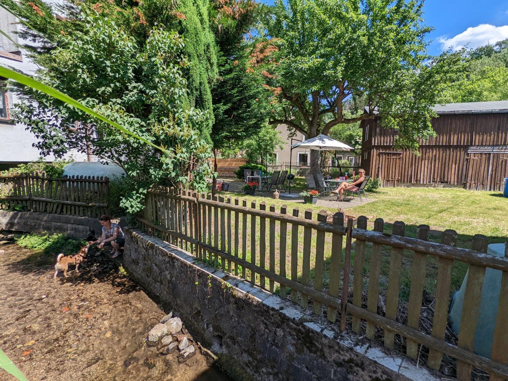 H2 - Urlaubsmagie - Garten, Pool, Terrasse, Grill Sebnitz Luaran gambar