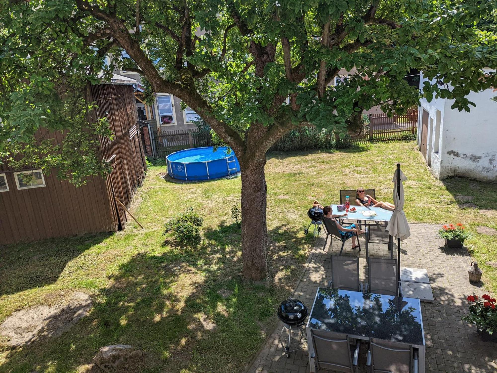 H2 - Urlaubsmagie - Garten, Pool, Terrasse, Grill Sebnitz Luaran gambar