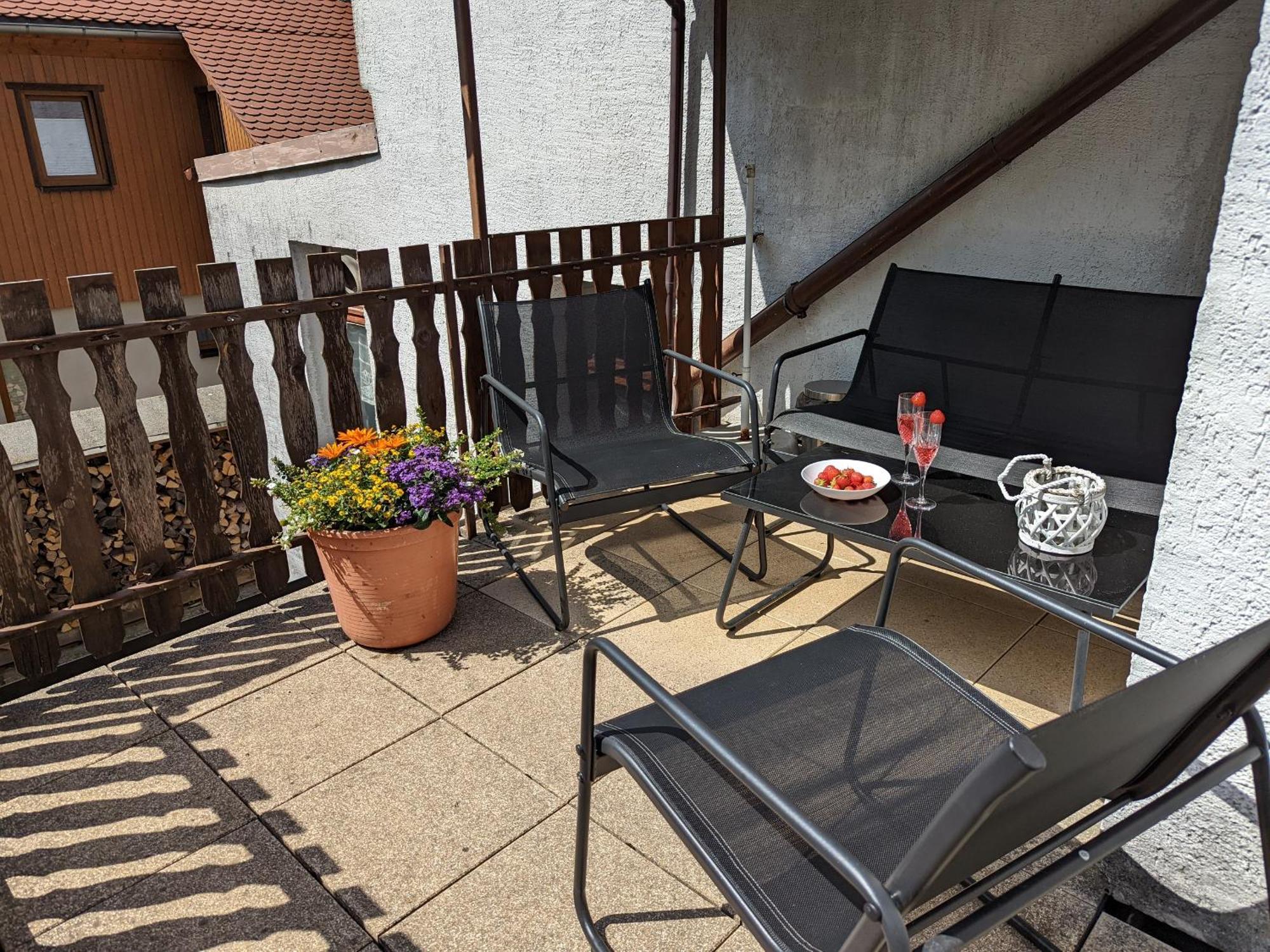 H2 - Urlaubsmagie - Garten, Pool, Terrasse, Grill Sebnitz Luaran gambar